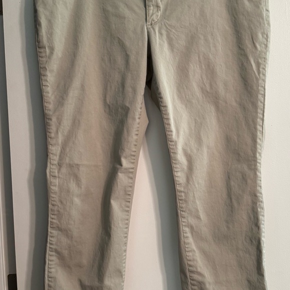 2 pair of women’s Lee Essential Chinos size 16 medium length Gray and Cream EUC - Picture 3 of 7